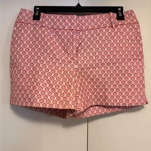 Ann Taylor Loft Woman's Sz 4
Riviera Short Pink Geometric
Embroidered 4" Inseam
